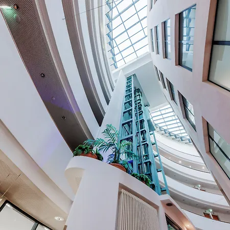 Am Borsigturm 4*