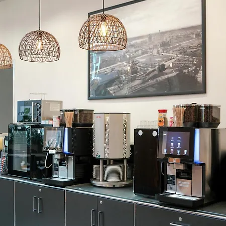 호텔 Am Borsigturm 4*