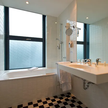 Am Borsigturm ホテル 4*