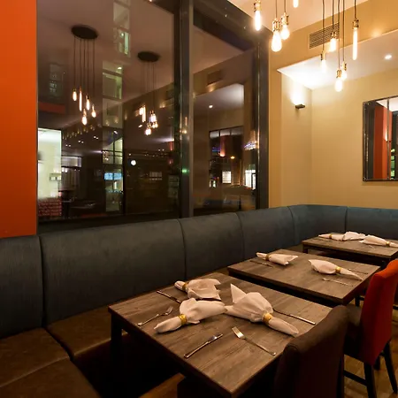 Am Borsigturm ホテル 4*