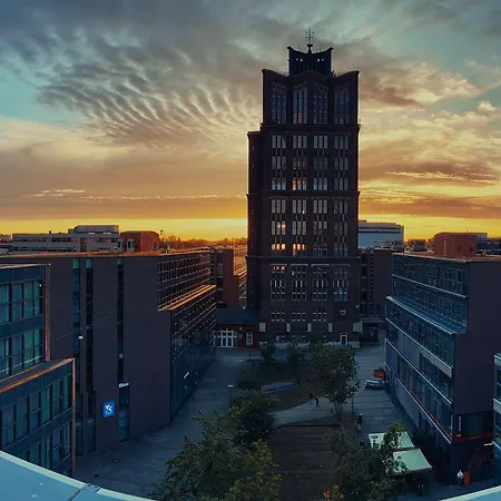 Am Borsigturm ホテル 4*